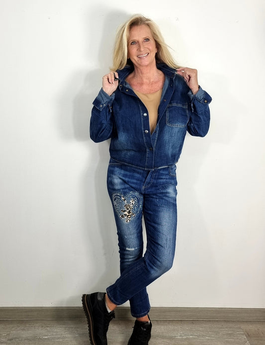 Kurz geschnittene Jeansjacke – lässig & modern