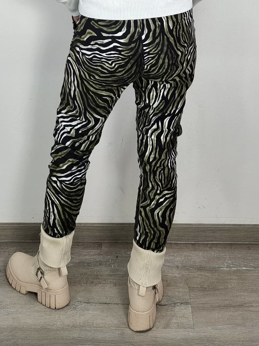 🖤 Trendige Hose in Wildlederoptik mit Zebramuster