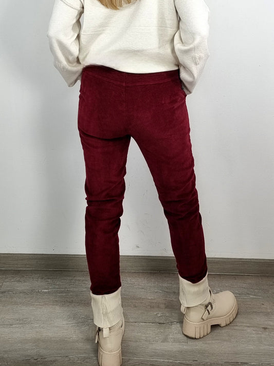 Kordhose – Bordeaux 🍇✨
