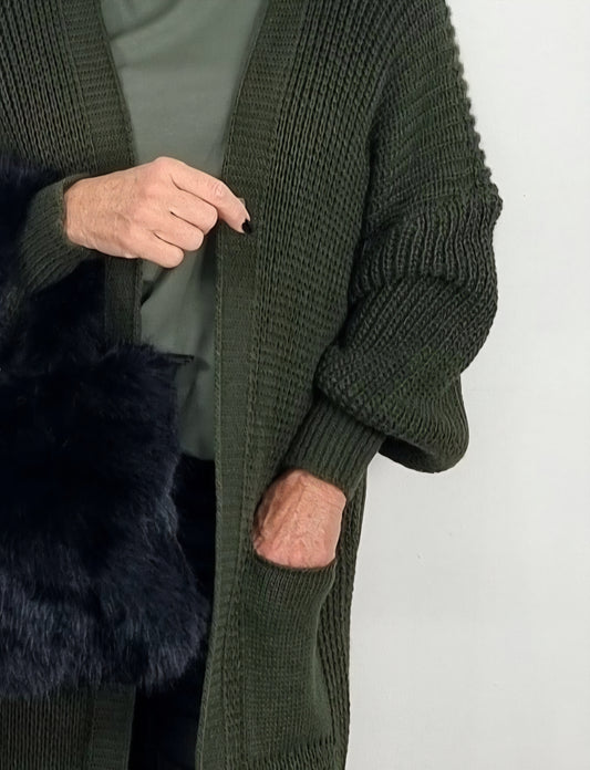 Langer Strickcardigan – gemütlich, stylisch & vielseitig kombinierbar