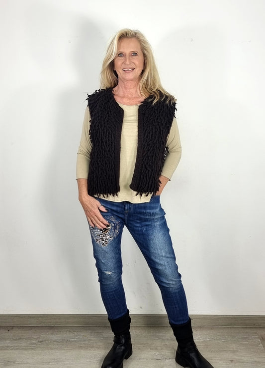 Kuschelige Strickweste – Dein neuer Winterliebling Braun