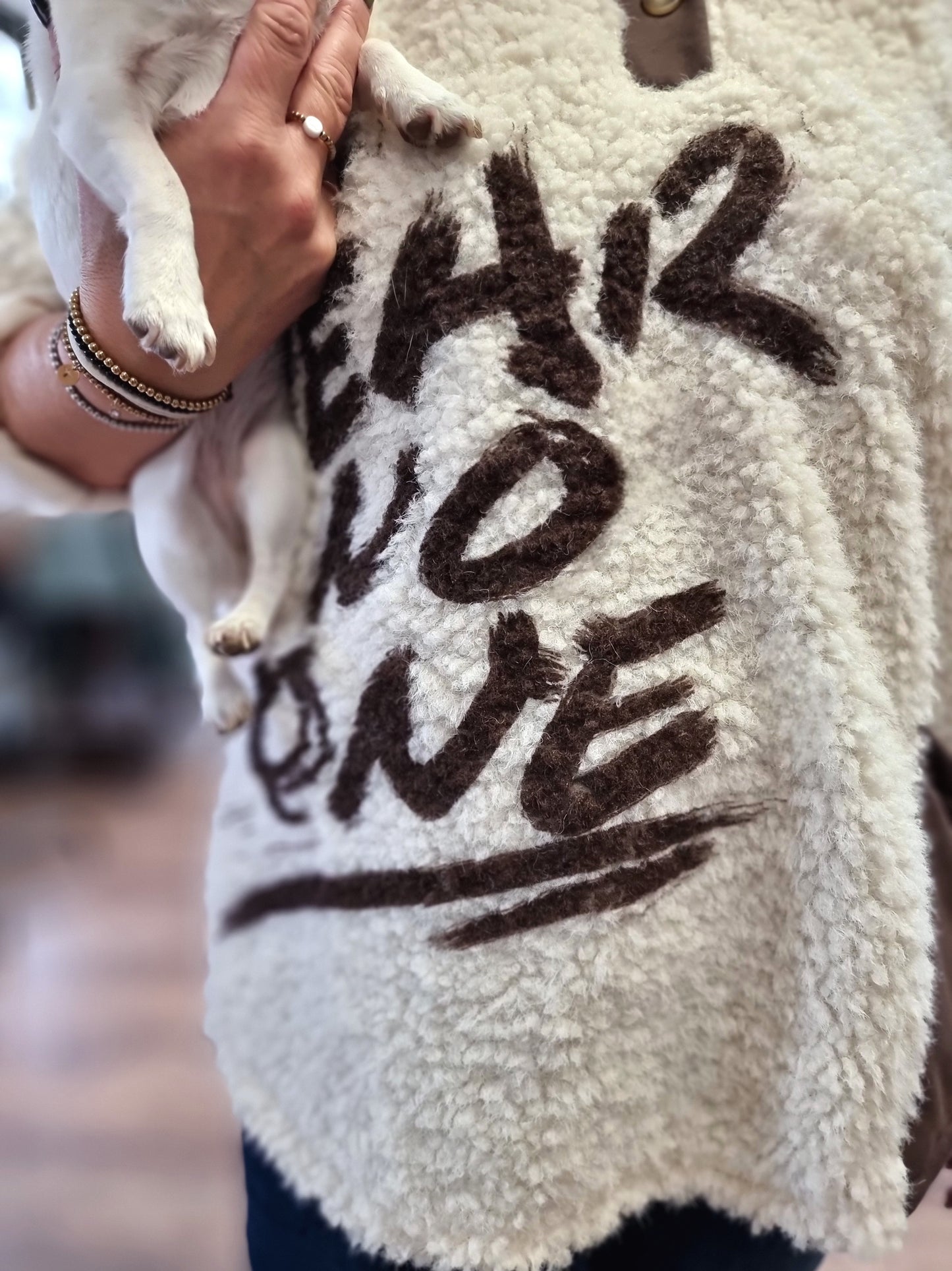 Kuscheliger Teddy-Hoodie „Fear No One“ – Cozy & Casual