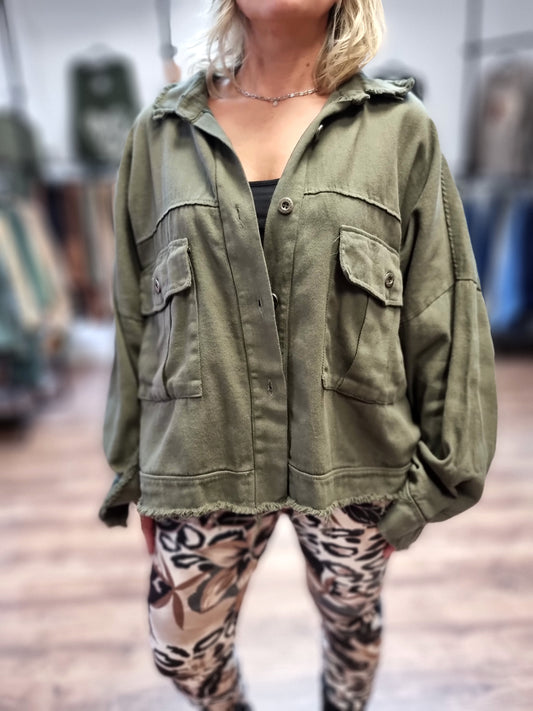 Oversize Hemdjacke – OLIV
