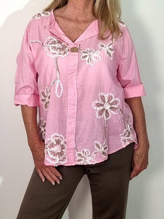 Leichte Bluse mit floraler Stickerei Pink