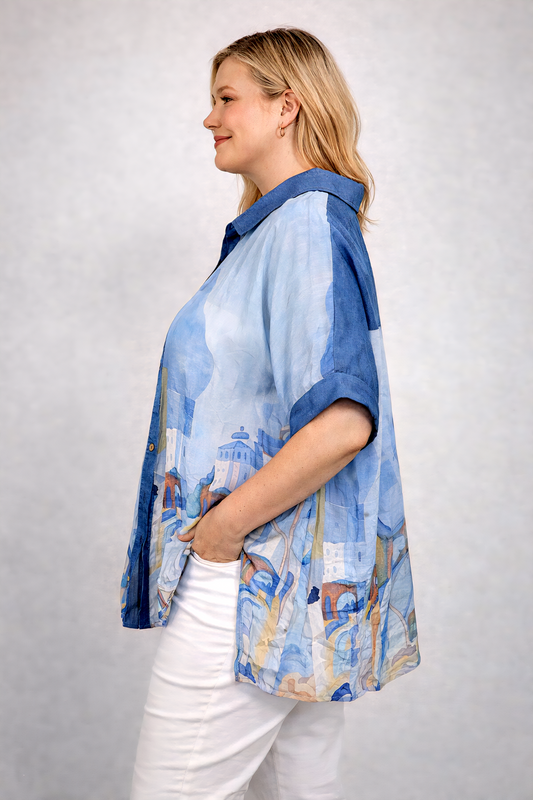 Leichte Bluse mit künstlerischem Print – luftig & stilvoll