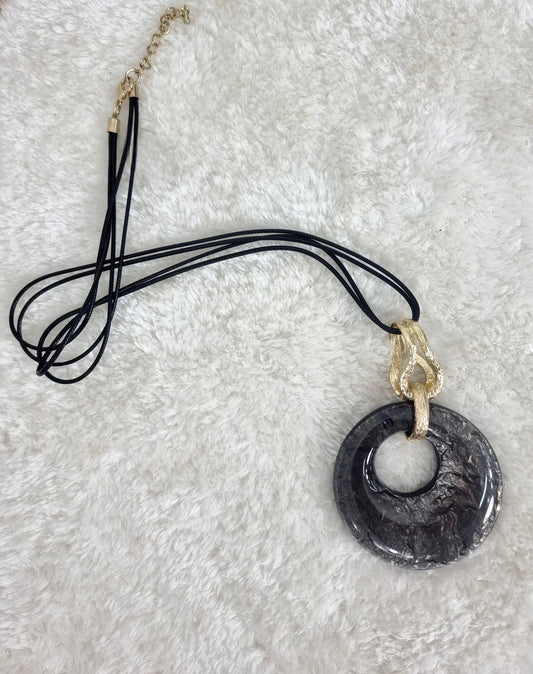 Kette mit Anhänger