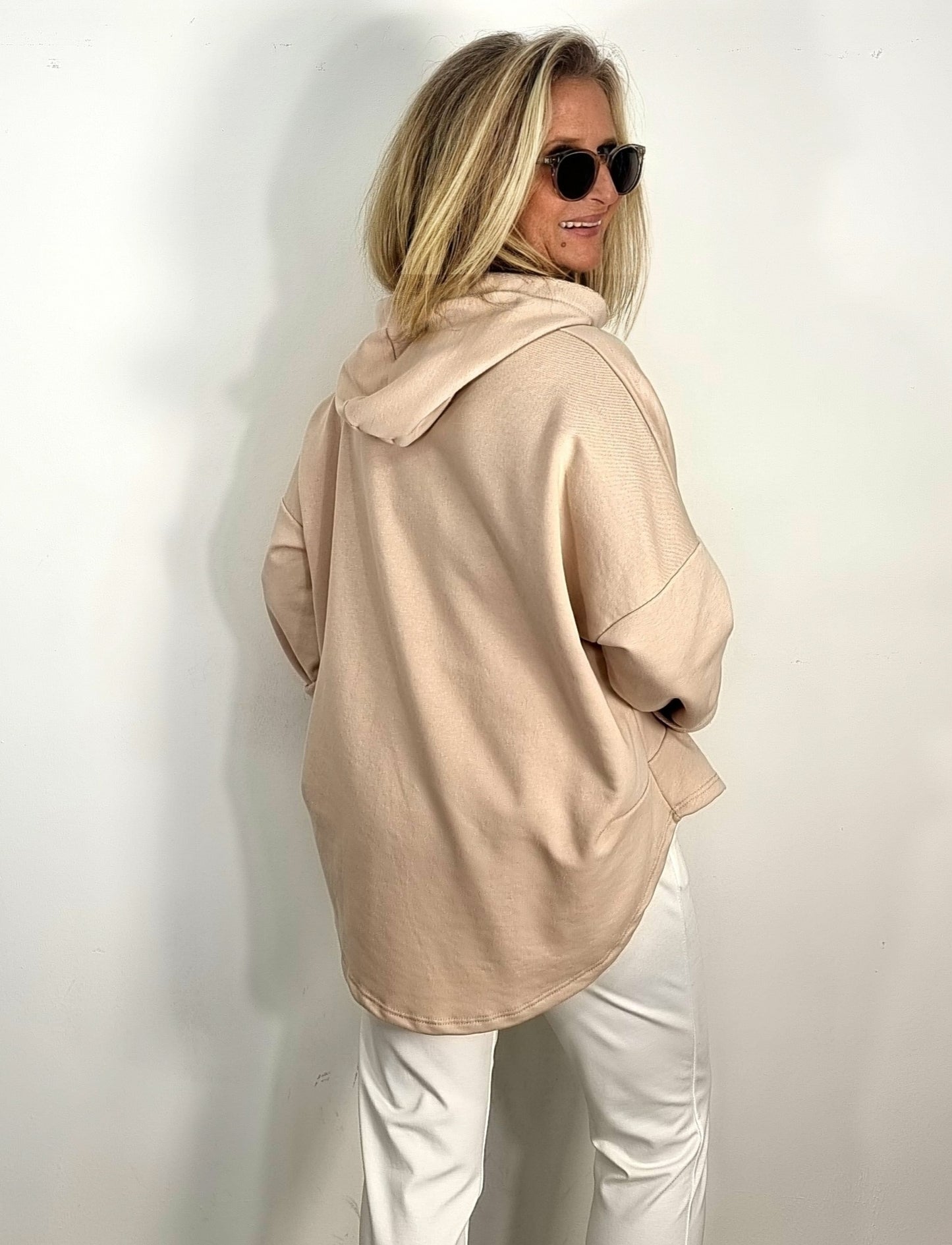 Oversize Hoodie „Bon Voyage“ – Beige