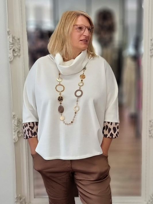 Casual Chic: Oberteil mit Leo-Highlights 🐆