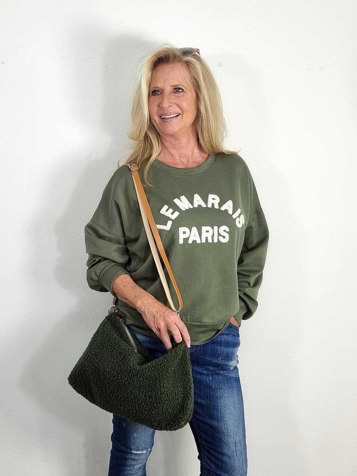 SWEATSHIRT " LE MARAIS PARIS -OLIVGRÜN