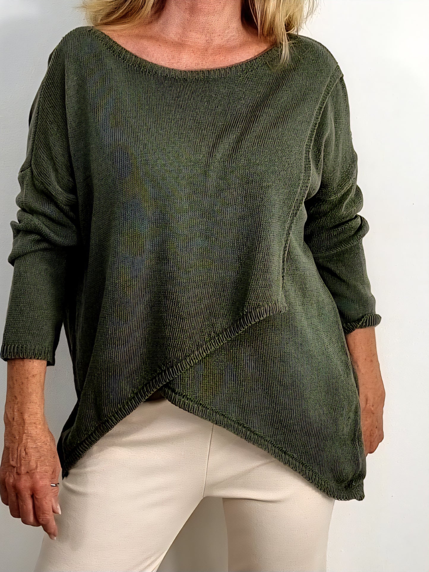 Asymmetrischer Strickpullover – Olivgrün