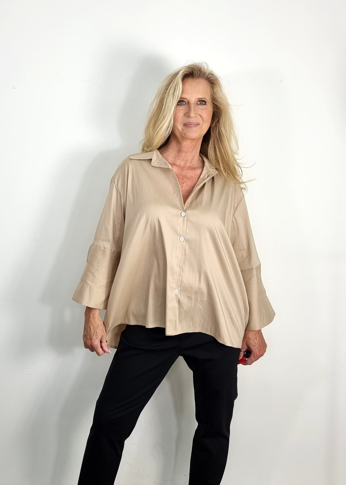 Locker geschnittene Bluse in Beige