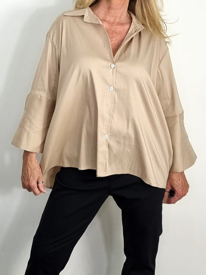 Locker geschnittene Bluse in Beige