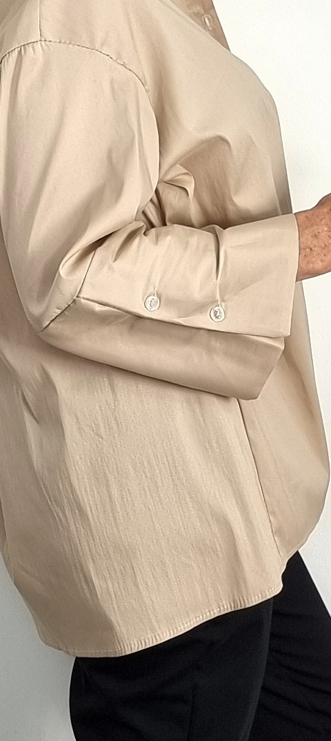 Locker geschnittene Bluse in Beige