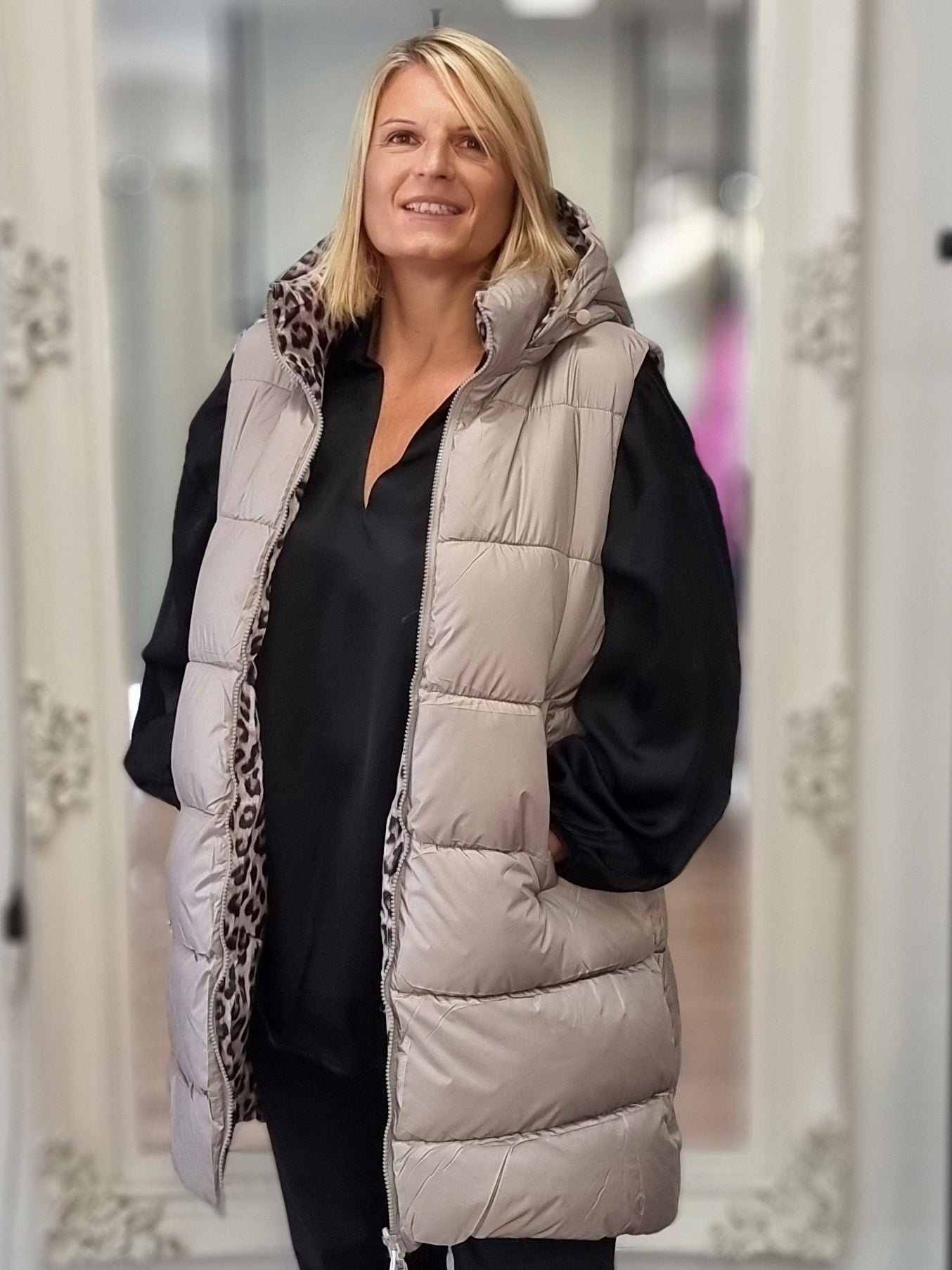 Wende-Steppweste mit Leo-Print