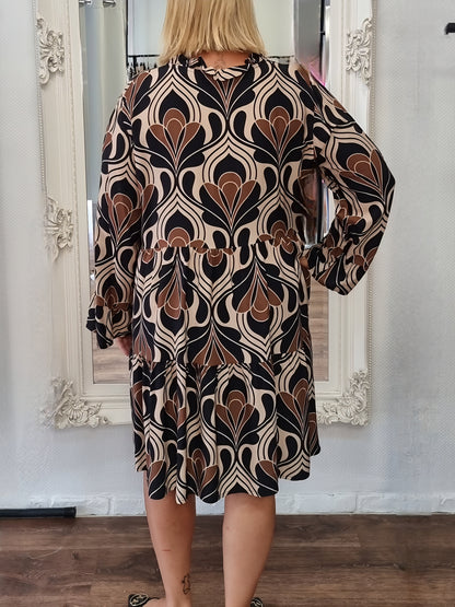 ✨ Retro-Musterkleid ✨