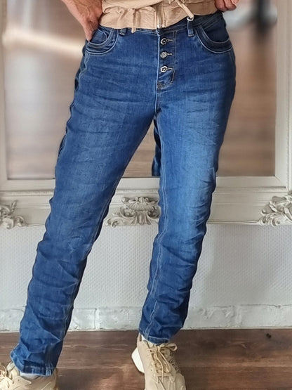 Trendige Jeans mit Knopfleiste bis 48 – lässig & stylisch zugleich