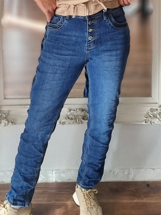 Trendige Jeans mit Knopfleiste bis 48 – lässig & stylisch zugleich