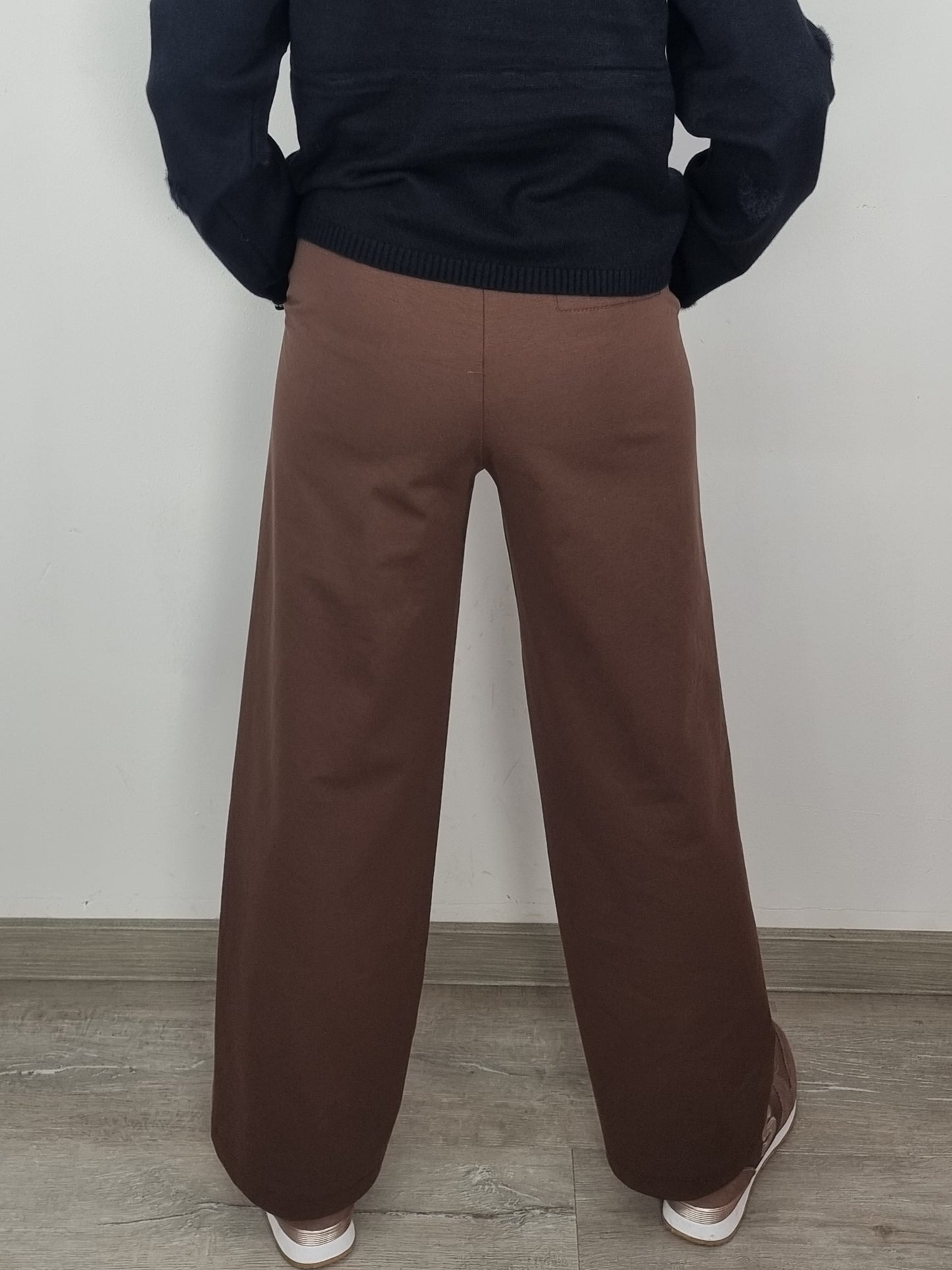Weite Stoffhose in Schokbraun