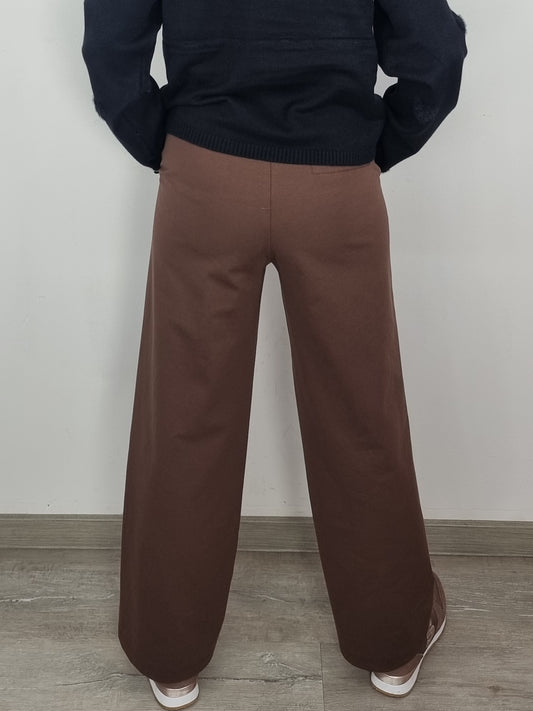 Weite Stoffhose in Schokbraun