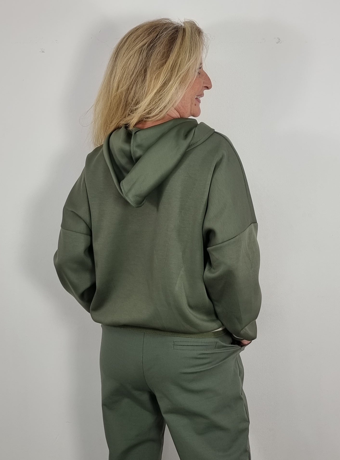 🫶 Kapuzenpullover „Leopard Chic“ – Khaki