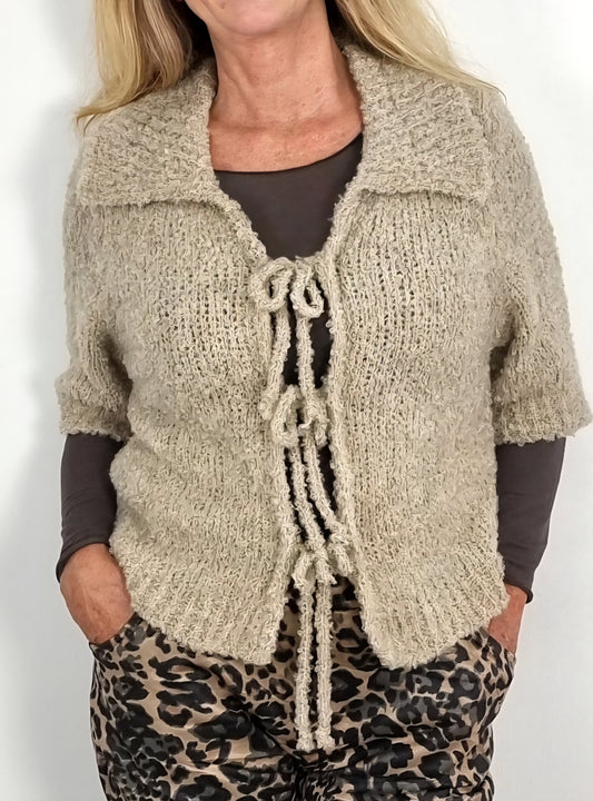 🖤 Flauschige Strickjacke in Dunkelbraun und Beige
