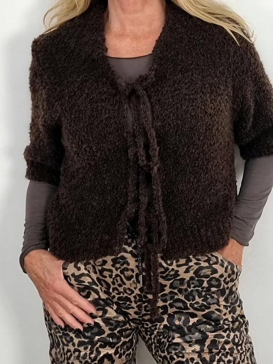 🖤 Flauschige Strickjacke in Dunkelbraun und Beige