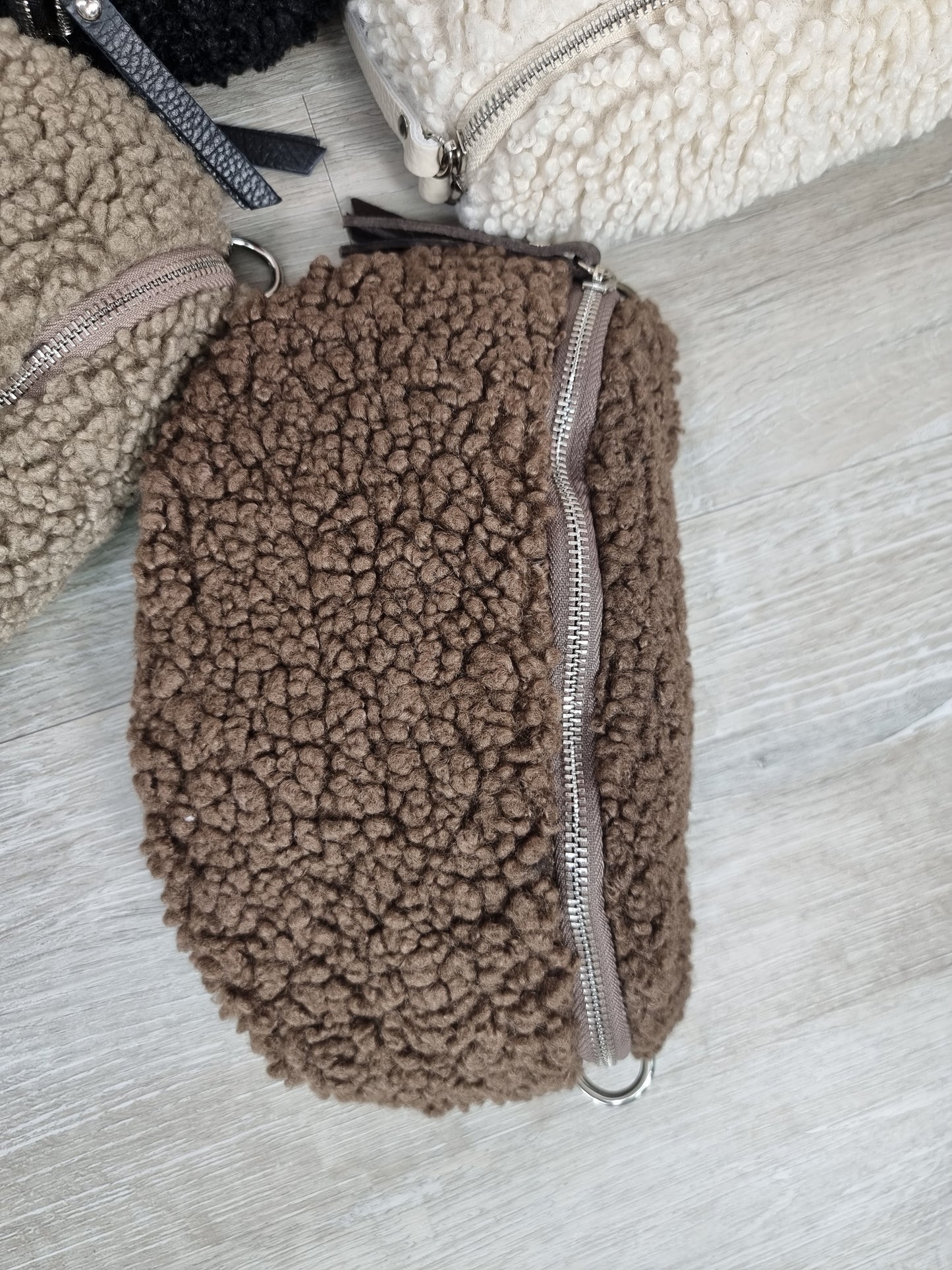 Kuschelige Teddy-Bauchtasche