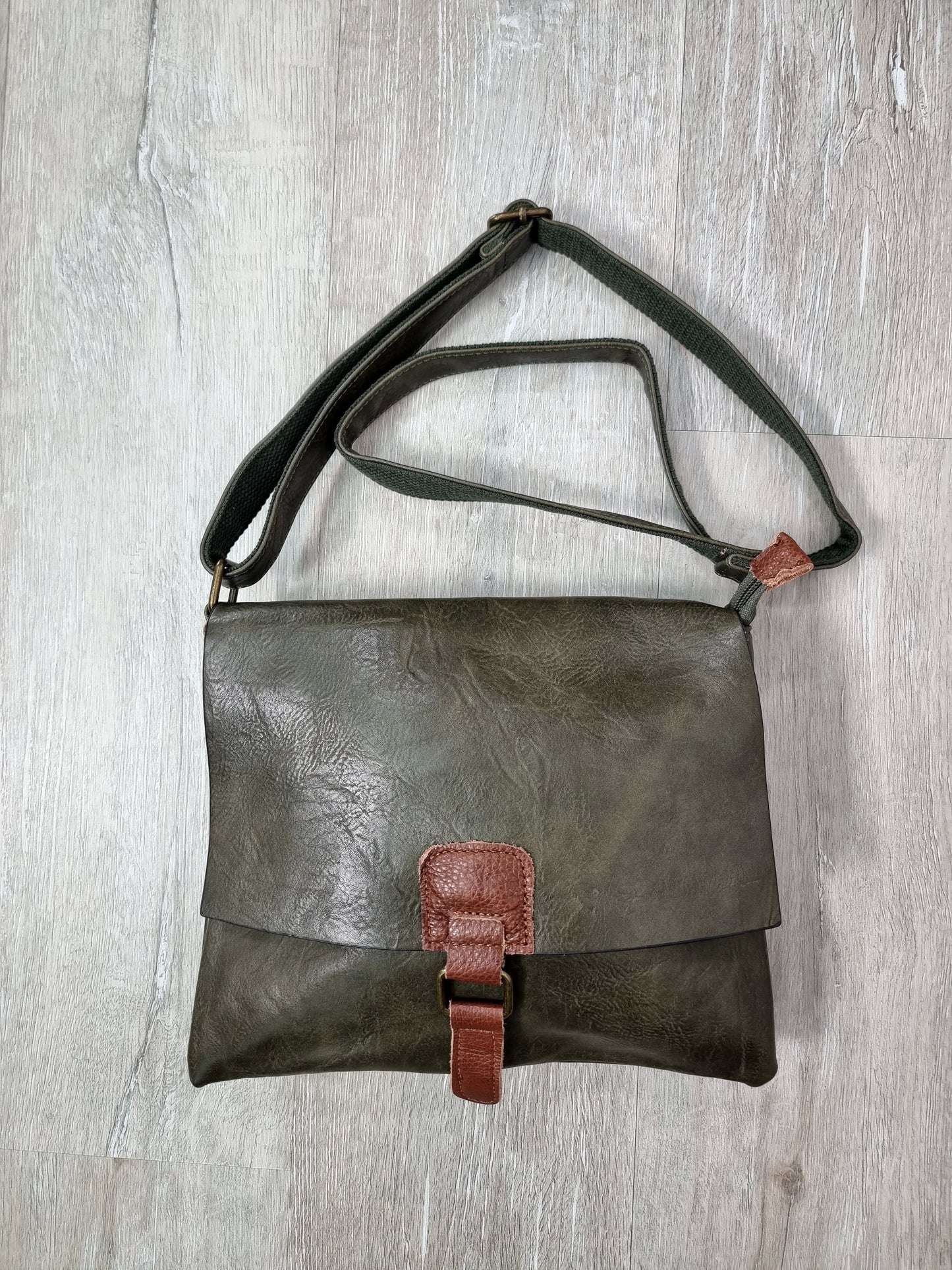 ✨ Stylische Umhängetasche Kunstleder ✨