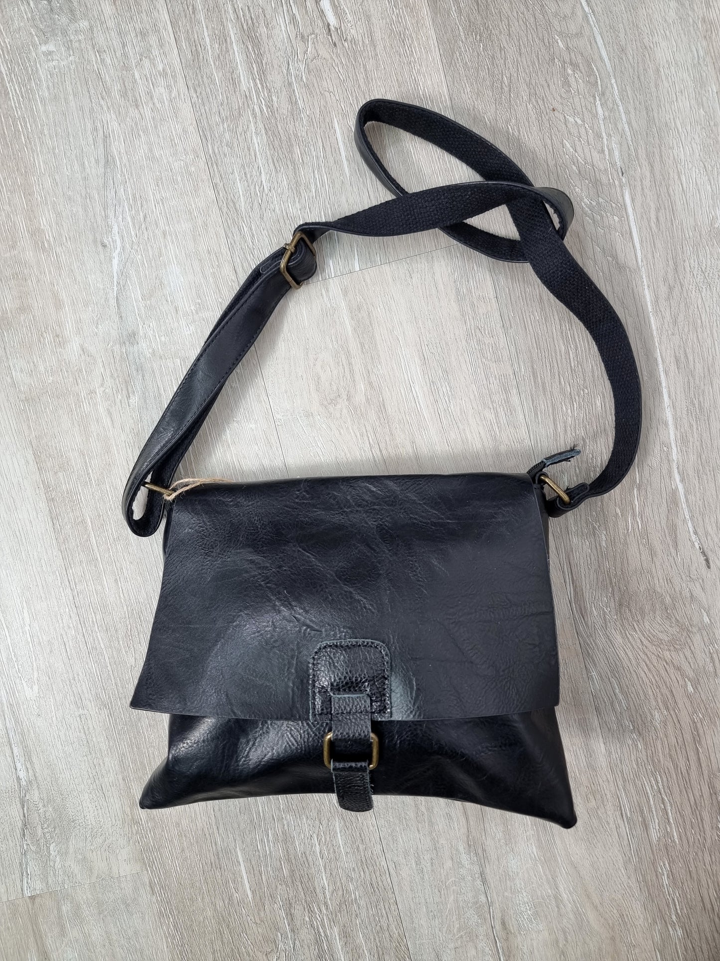 ✨ Stylische Umhängetasche Kunstleder ✨