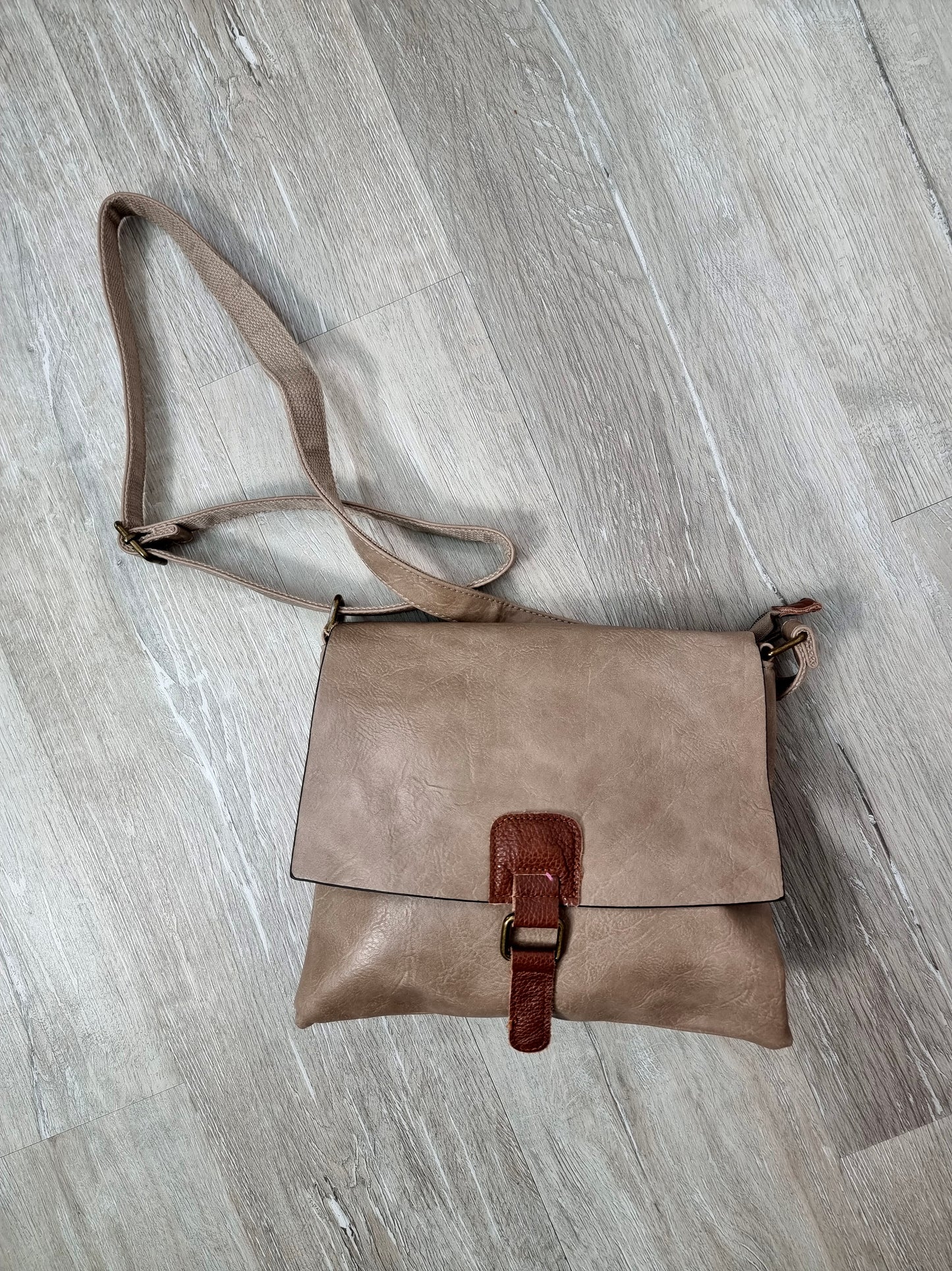 ✨ Stylische Umhängetasche Kunstleder ✨