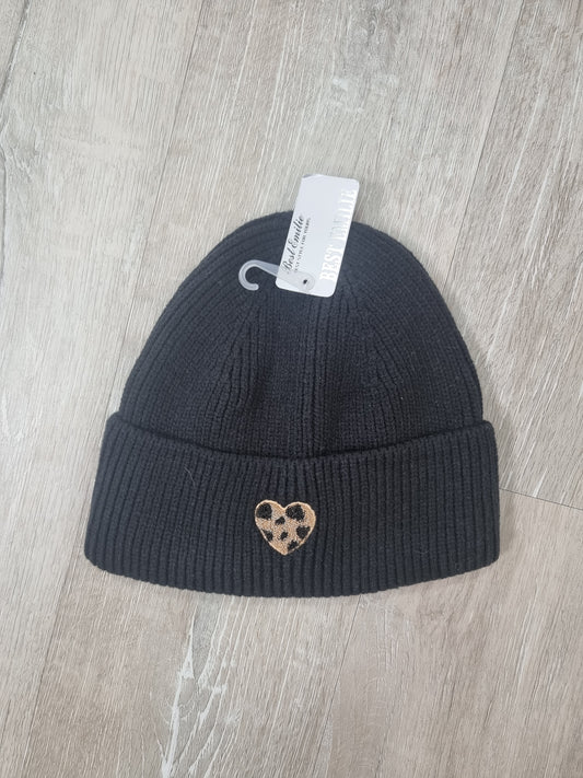 🧶 Strickmütze mit Herz-Detail