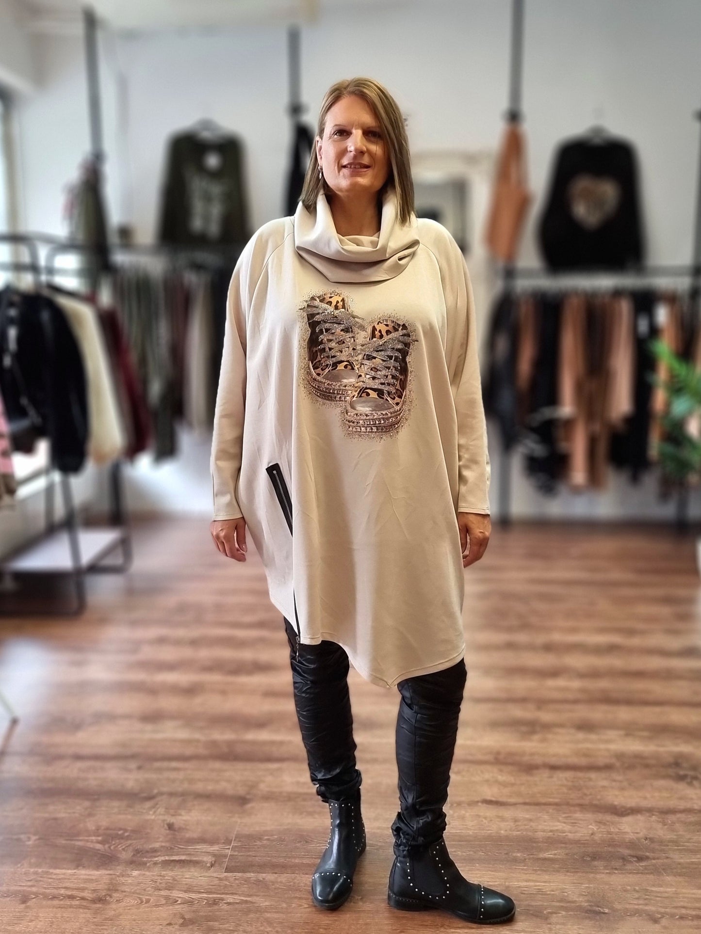 Longsweat „Sneaker Glam“ – Bequem, stylisch & ein echter Hingucker in 4 Farben