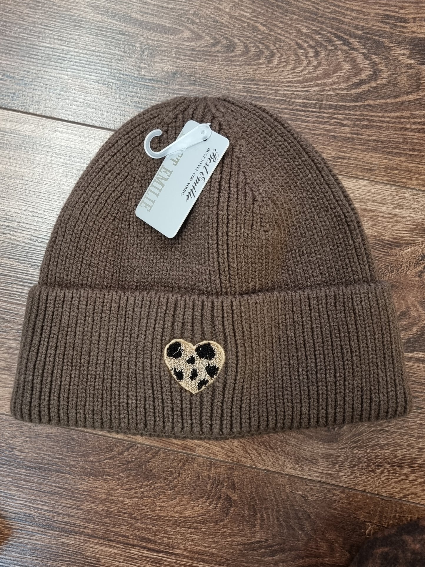 🧶 Strickmütze mit Herz-Detail
