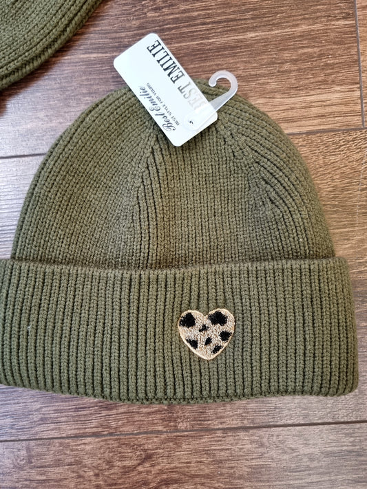 🧶 Strickmütze mit Herz-Detail