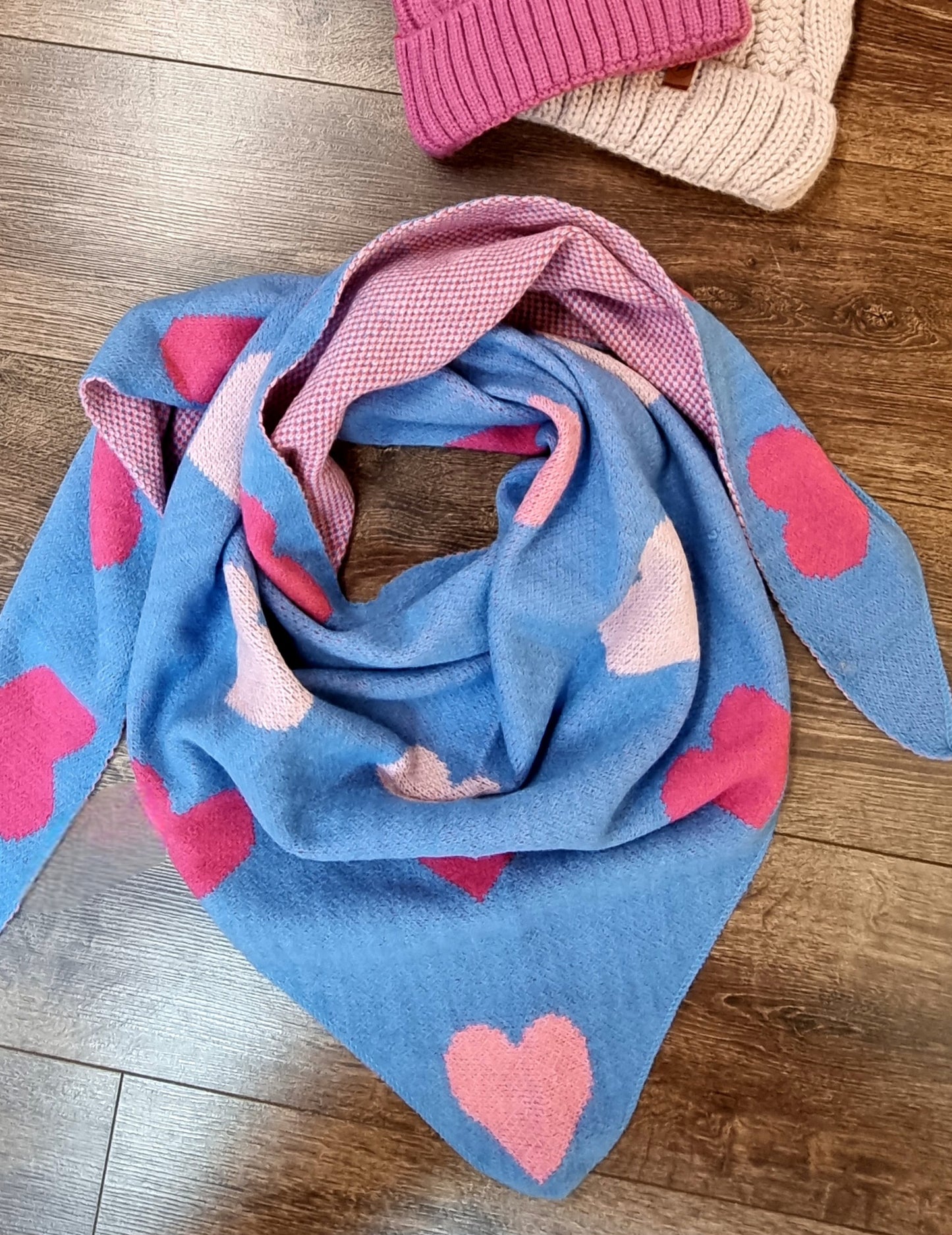 Kuscheliger Dreieck Herz-Schal Blau/Rosa