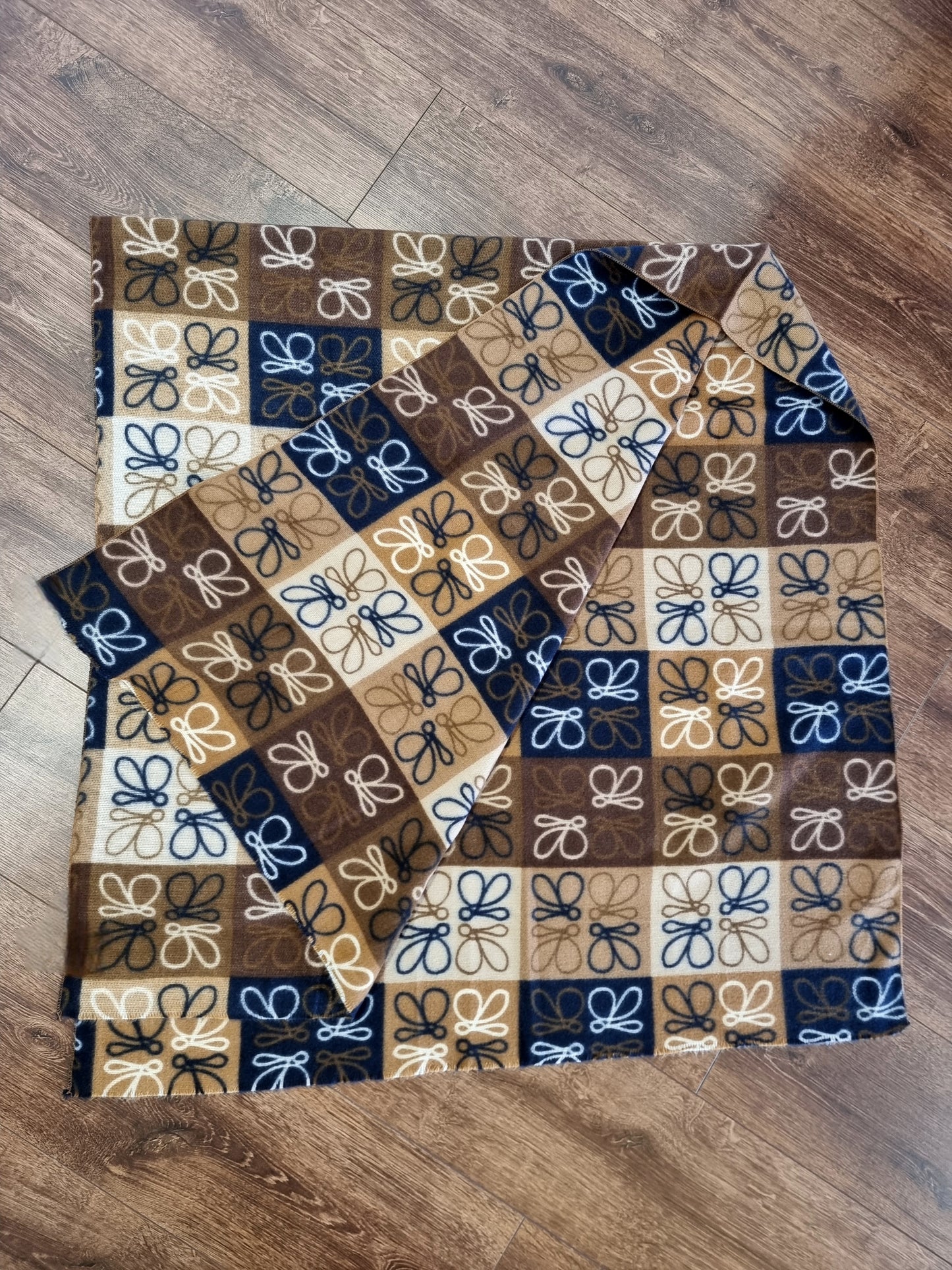 Weicher Kuschelschal-Schal mit Schmetterlingsmuster