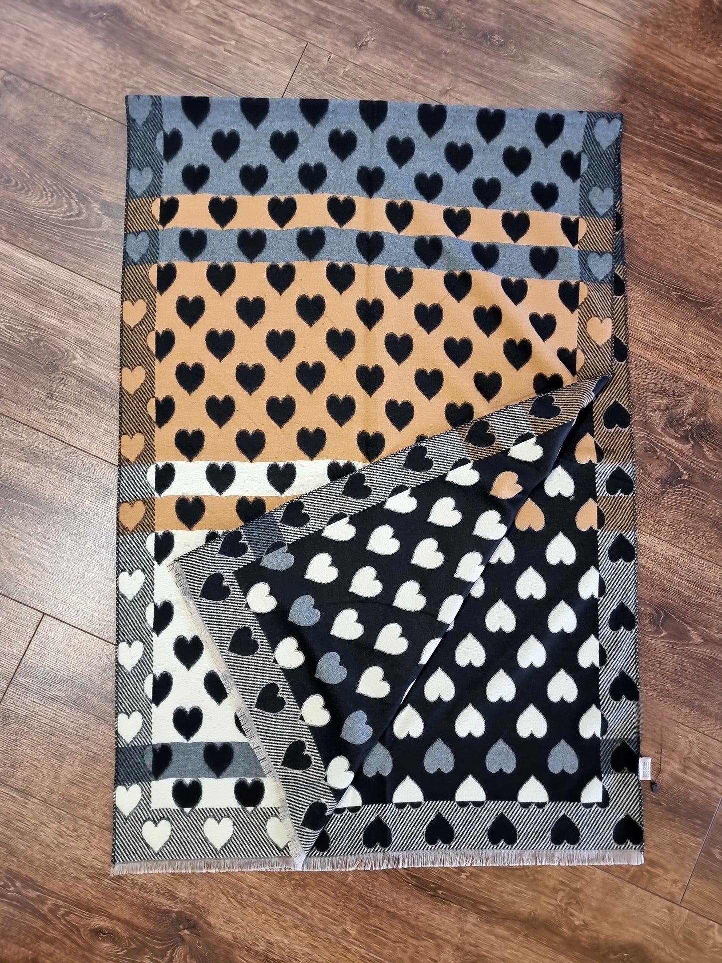 ❤️ Kuscheliger Herz-Schal – Stil trifft Gemütlichkeit ❤️