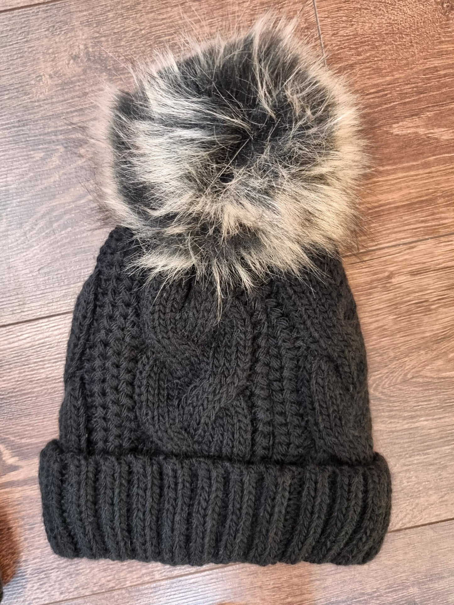 Kuschelige Strickmütze mit Kunstfell-Bommel 4 Farben