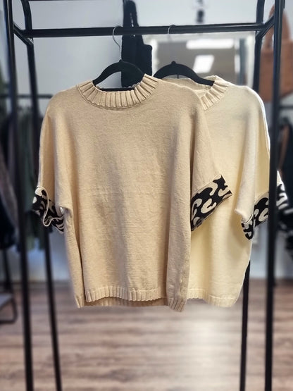 Beiger Feinstrickpullover mit Musterärmel 🤍