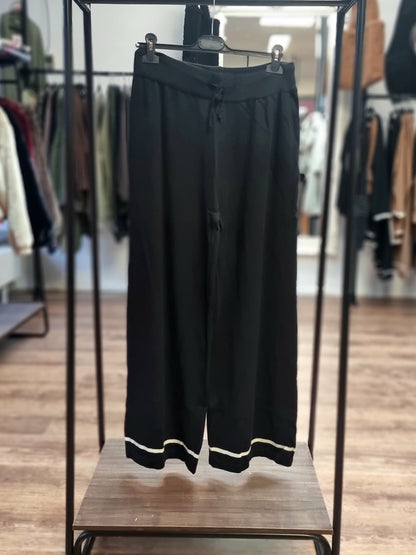 Zweiteiliger Freizeitanzug mit Kontrastkante " EINZEL ERHÄLTLICH