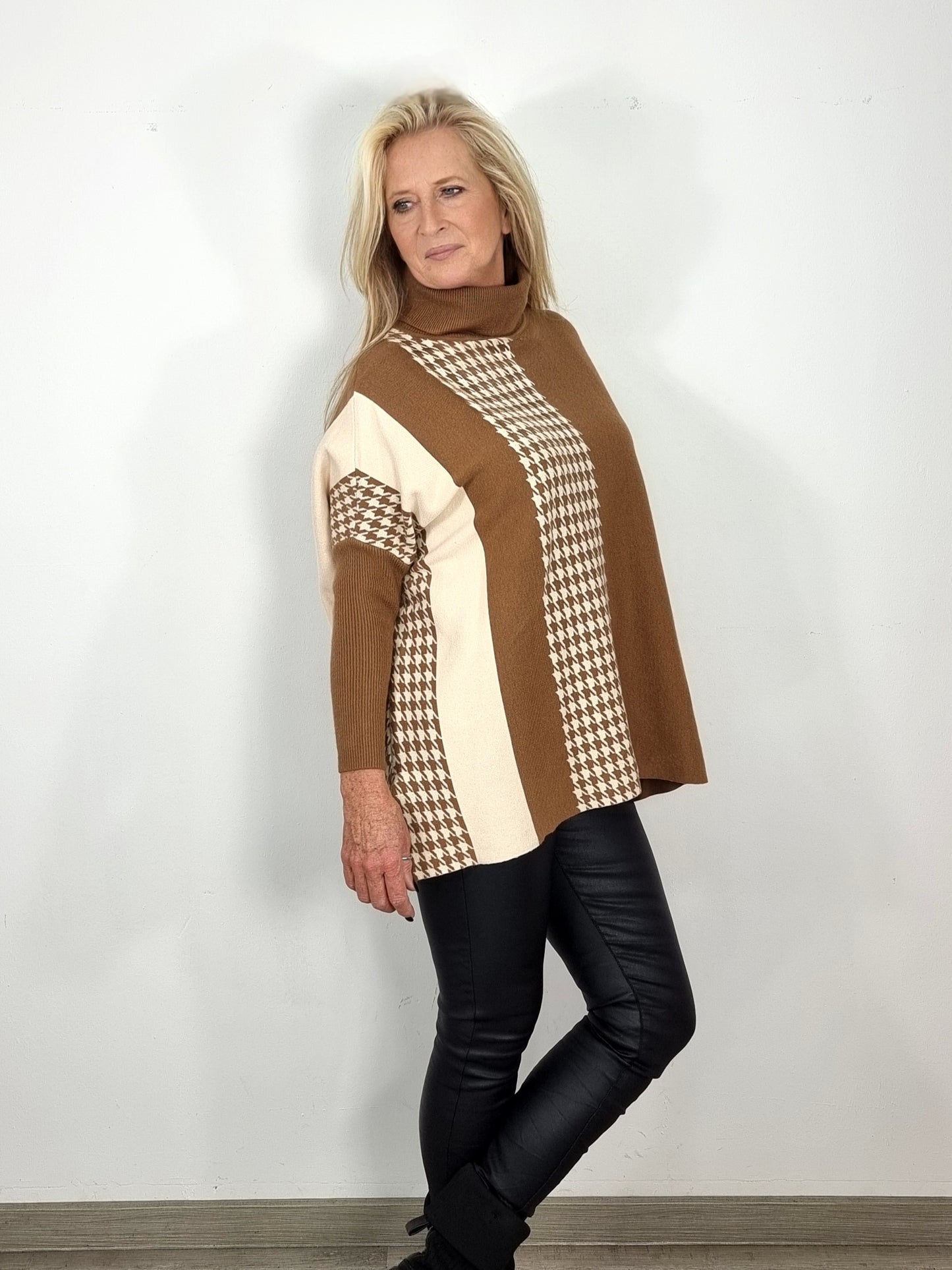 Oversize Pullover in Camel mit Muster-Mix