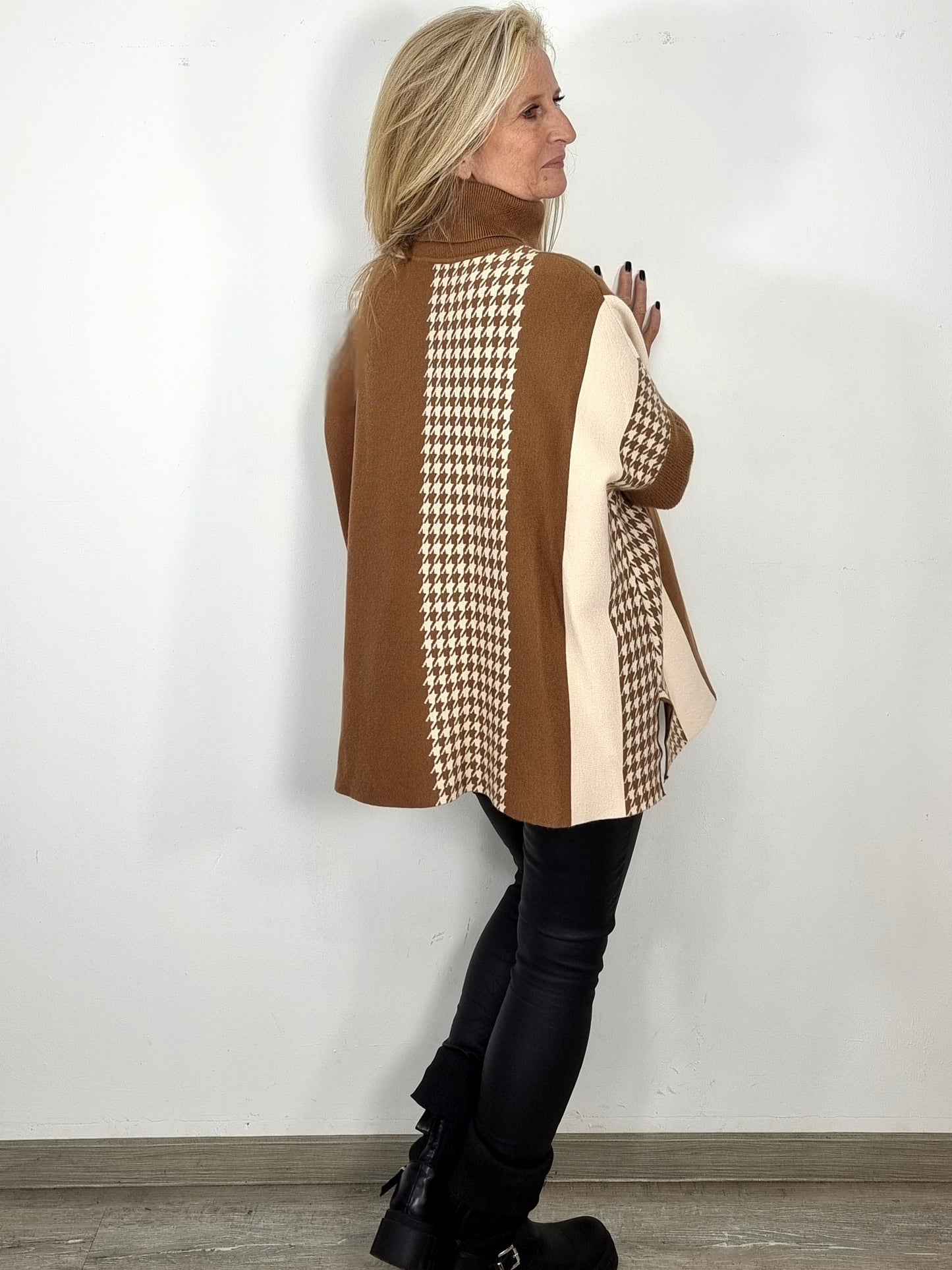 Oversize Pullover in Camel mit Muster-Mix