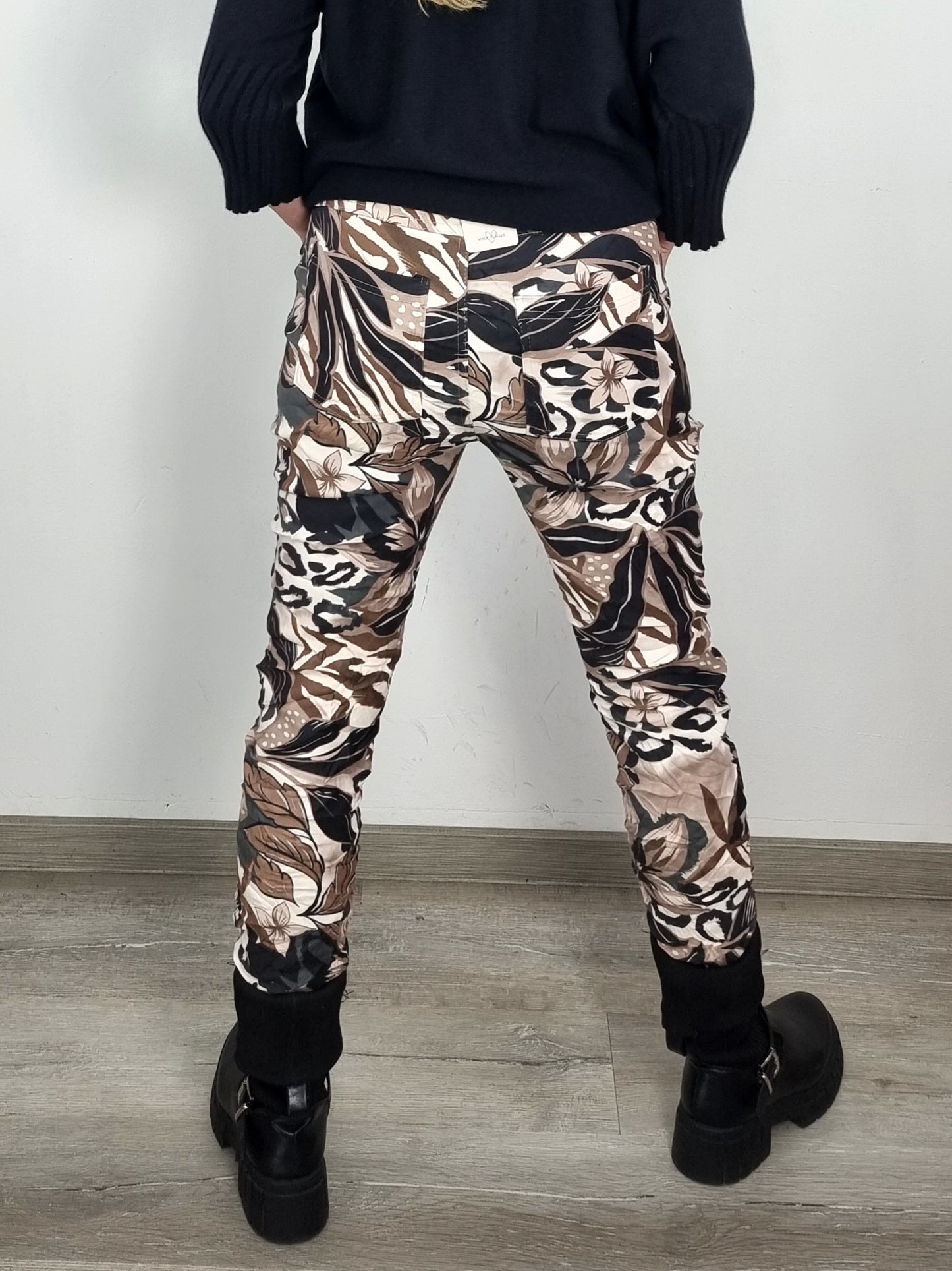 Hose in Wildleder-Optik mit Print