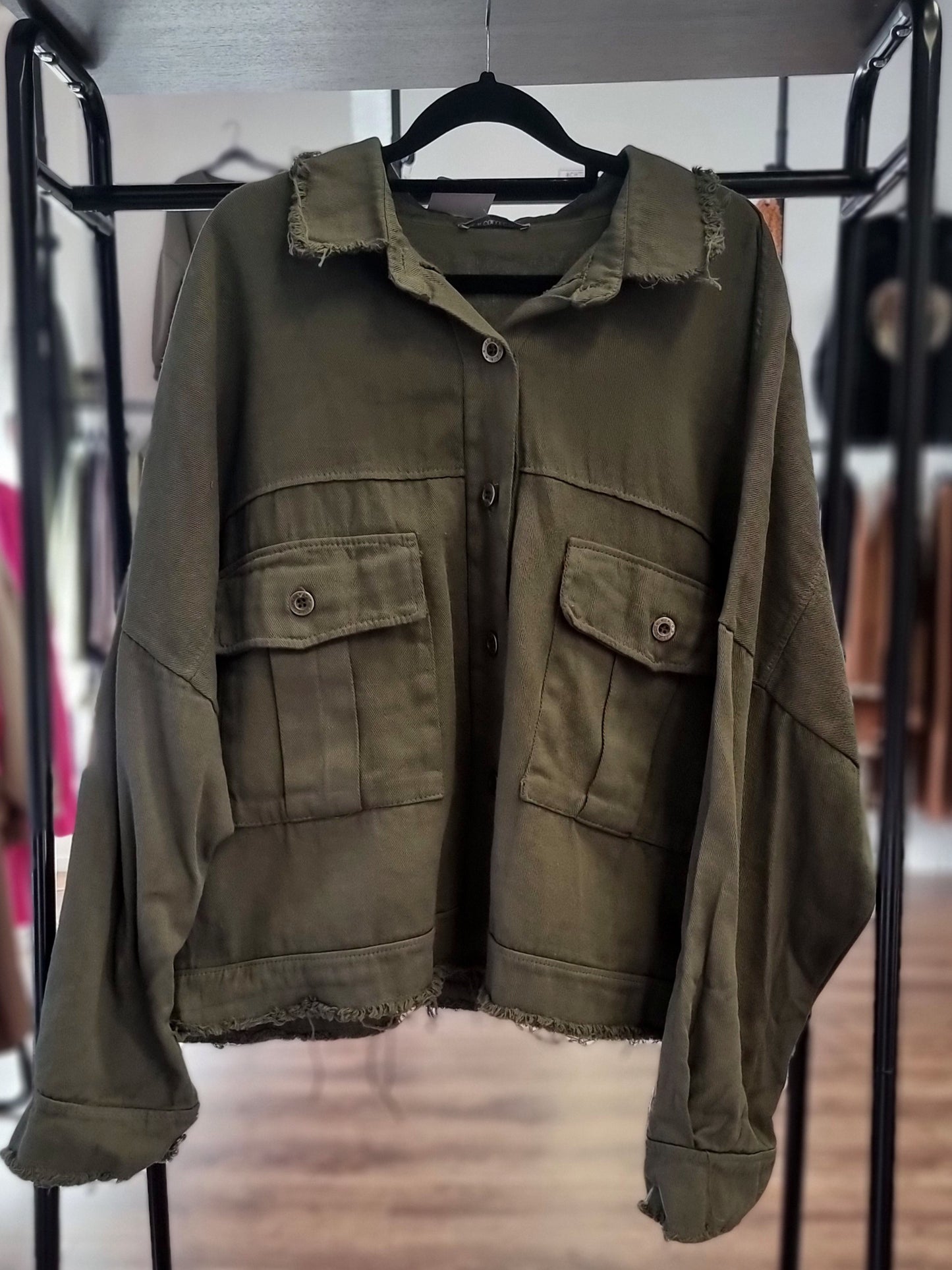 Oversize Hemdjacke – OLIV