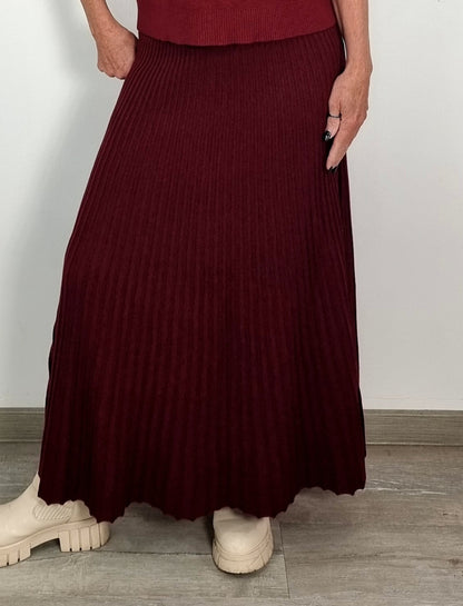 Strickrock in Bordeaux – Eleganz trifft auf Komfort 🍷