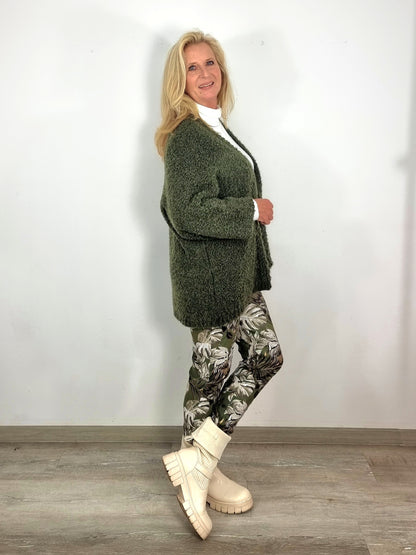 Kuschelige Strickweste in Olivgrün