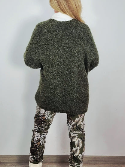 Kuschelige Strickweste in Olivgrün