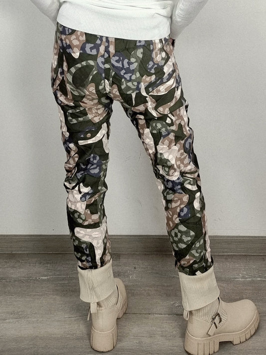 Hose in Wildleder-Optik mit Print