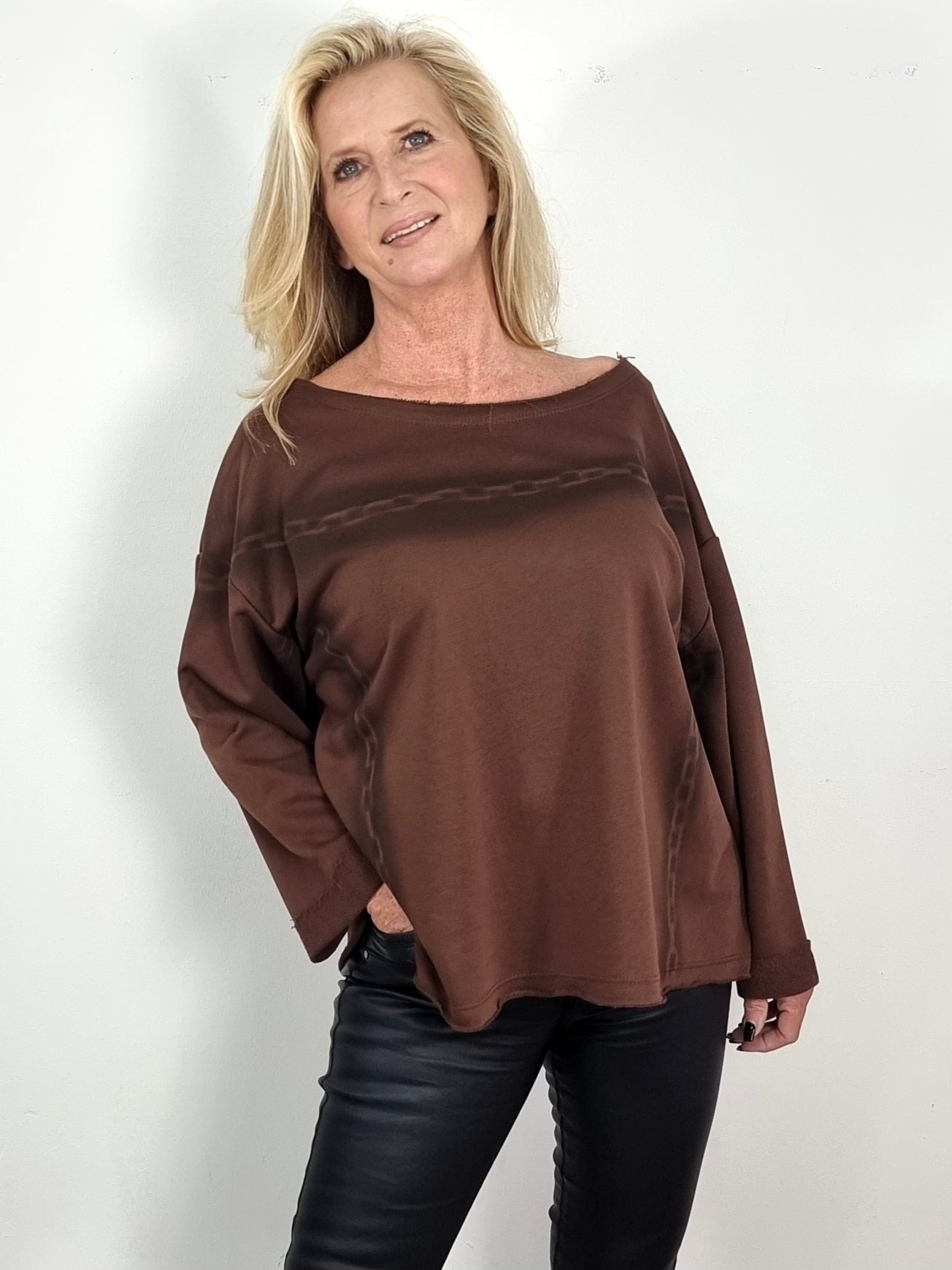 🖤 Eleganter Pullover mit Ketten-Print  Braun