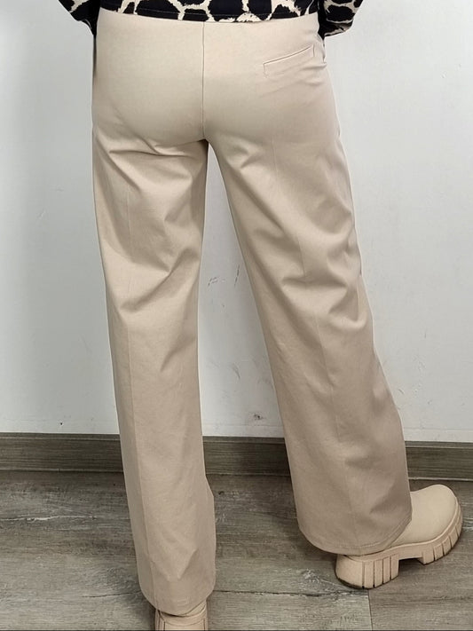 Klassische Hose mit weitem Bein – zeitlos, bequem & elegant